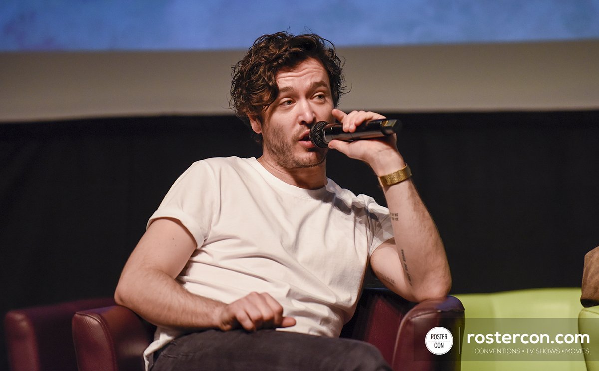 RosterCon's tweet photo. #TheLandCon5 - 27 photos du panel avec Alexander Vlahos et Joey Phillips sont disponibles sur notre site. / 27 photos from the Q&A with Alexander Vlahos and Joey Phillips are available on our website. #Outlander #TLC5 #TheLandCon
📷 https://t.co/SHFT9Nncvh https://t.co/4233oCjUQW