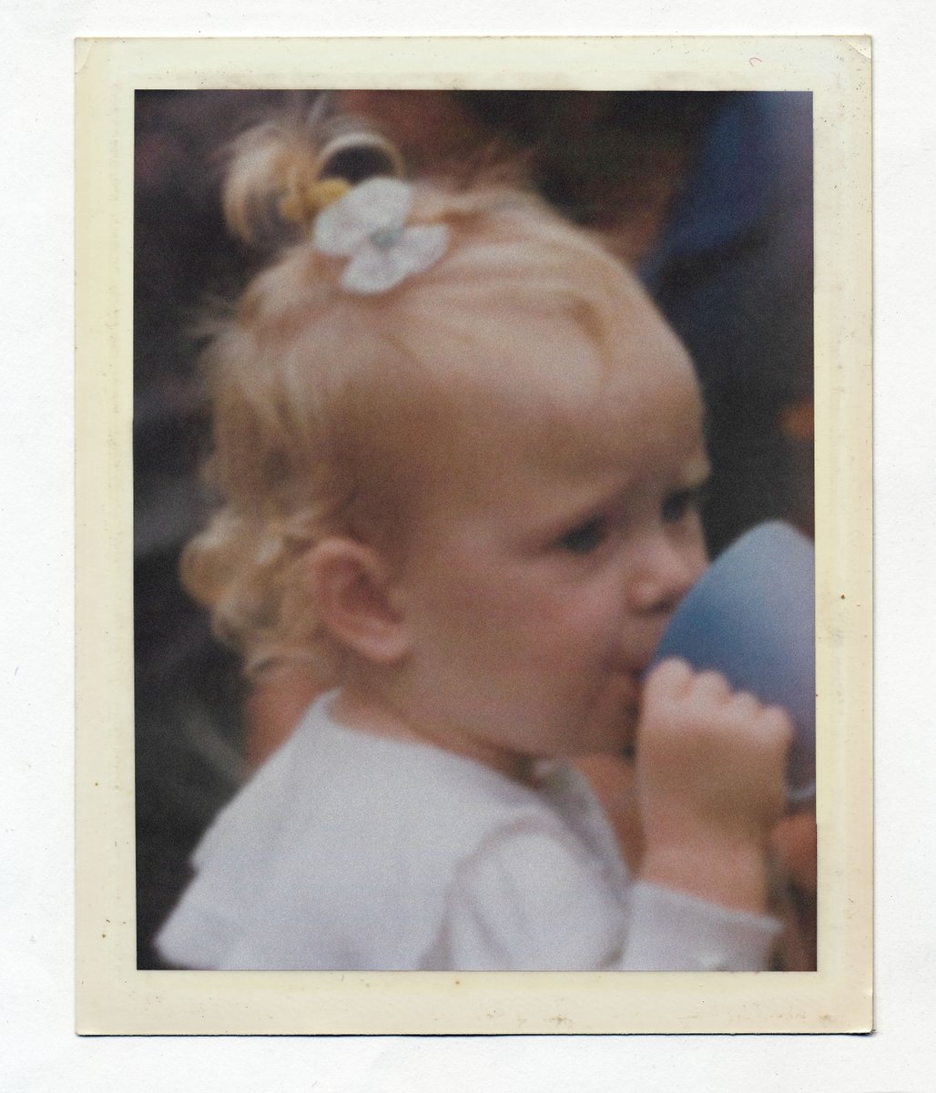 AdeleAccess's tweet photo. Some things never change 🥹 
Happy 35th birthday, @Adele! ♥️ https://t.co/fO6iLEZvJP