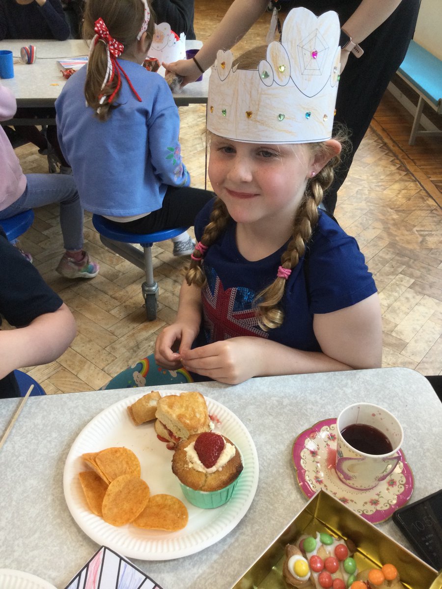 Hazel_Yacademy's tweet photo. Thank you all for joining us at our Coronation celebrations 🇬🇧🍰 https://t.co/6X213wIEsP