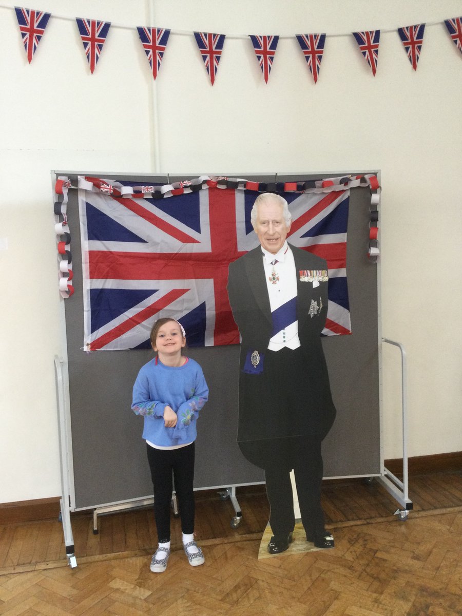 Hazel_Yacademy's tweet photo. Thank you all for joining us at our Coronation celebrations 🇬🇧🍰 https://t.co/6X213wIEsP