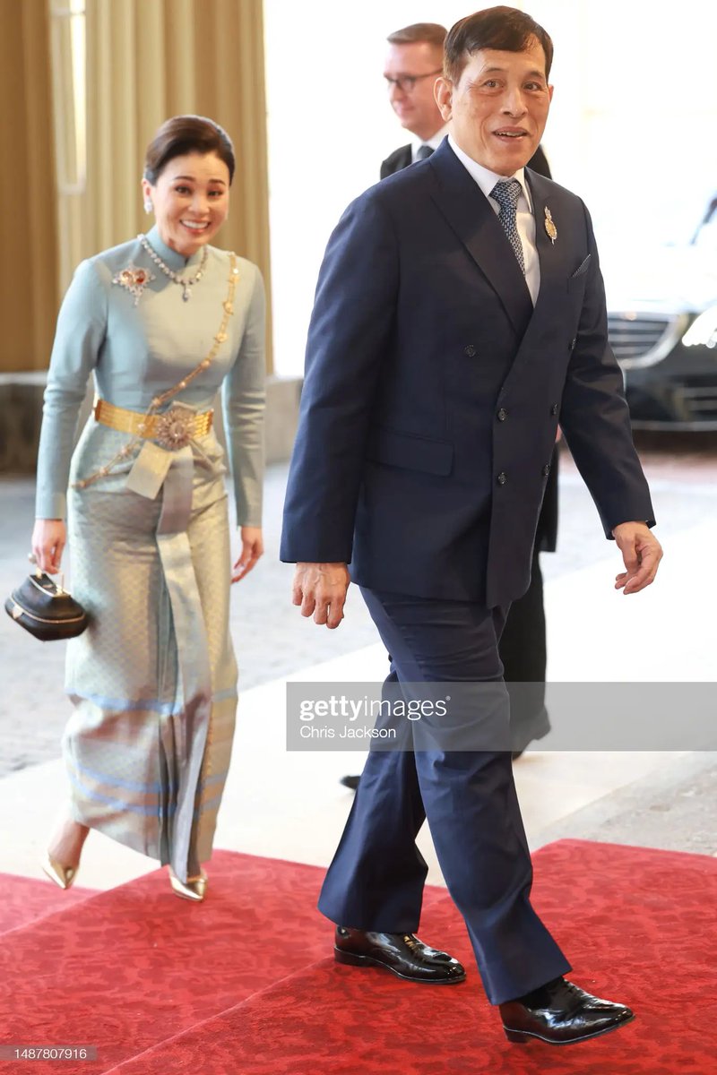 NorthernEostre's tweet photo. 🇹🇭🇬🇧 5 May: King Vajiralongkorn and Queen Suthida of Thailand arrive at Buckingham Palace for the Coronation Reception, hosted by King Charles
#Coronation 
📷 Chris Jackson https://t.co/3vfSJX5KsD
