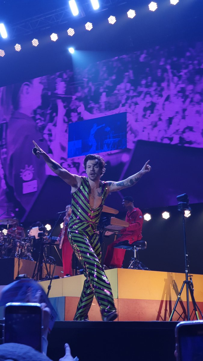 hanuwdw's tweet photo. #해리스타일스 #해리스타일스내한 #harrystyles #LoveOnTourSeoul 20230320 https://t.co/nFCQGp8rJC