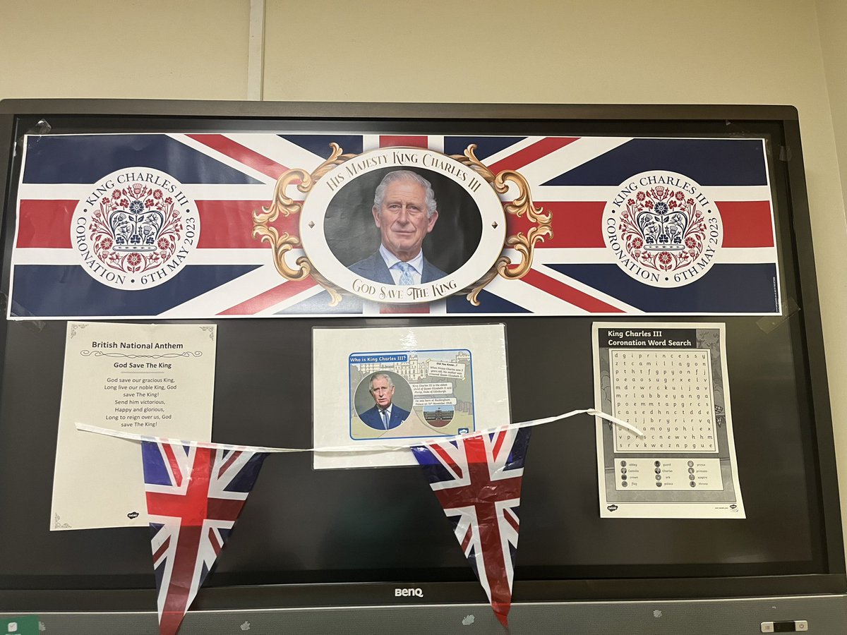 MatishaTurner's tweet photo. So proud to work on B3, staff came in on days off to decorate and have planned to bring in nibbles tomorrow to celebrate even further. โค๏ธ ๐ฌ๐ง #teamworkmakesthedreamwork #KingCharlesCoronation #TeamB3 https://t.co/v6hL6C9cHo