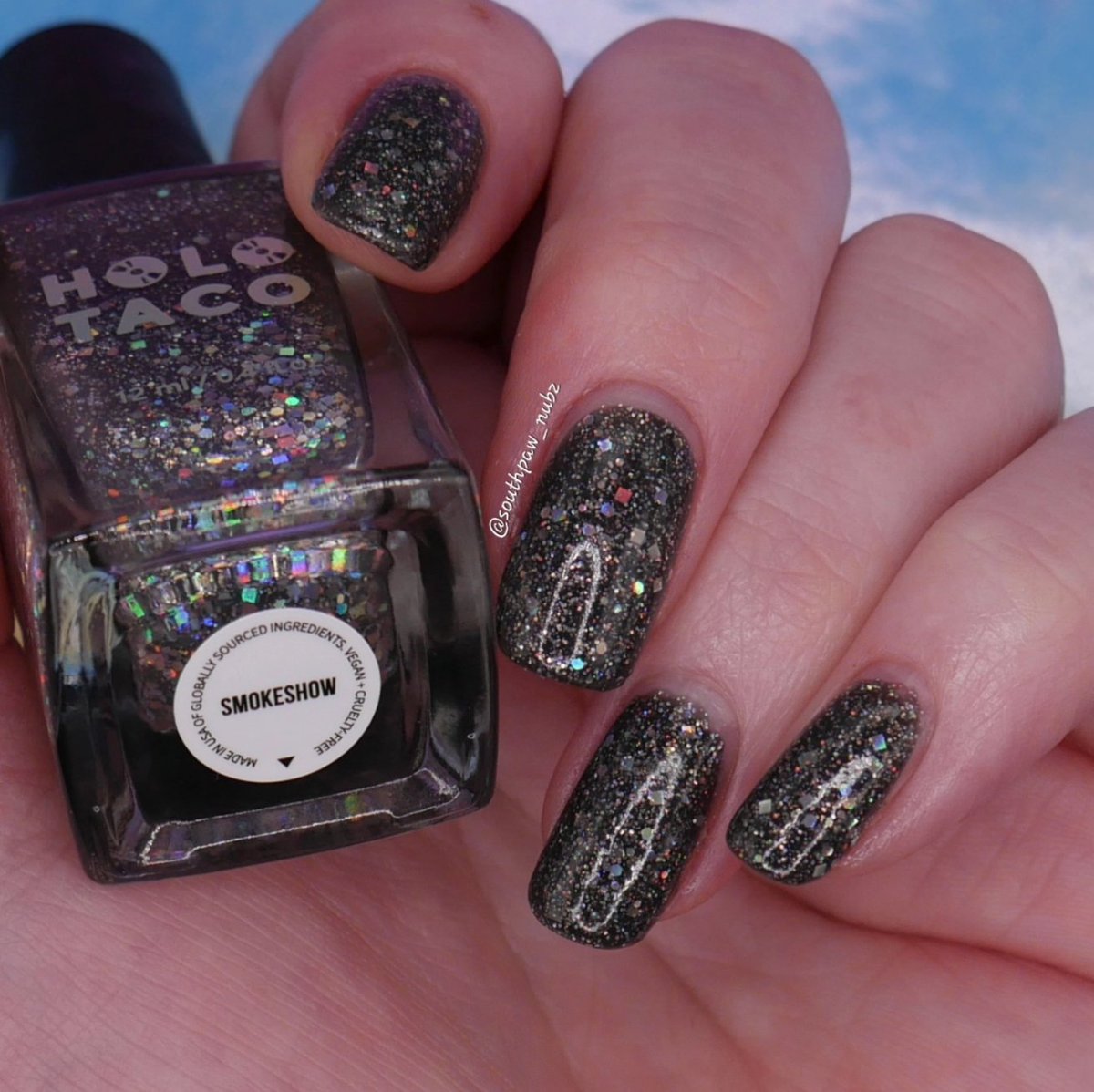 SouthPaw_Nubz's tweet photo. ⬇️ New Short Went Live!!⬇️
https://t.co/68L2qZsWtu
~~~~~
Smoke Show by @holotaco @nailogical for the 3rd Anniversay Gala Collection
Perfectly grey jelly with multiple holo glitters.
#holotaco #nailpolishcollection #nailpolishswatch #naturalnails #southpaw_nubz https://t.co/8CWSR4MT9E