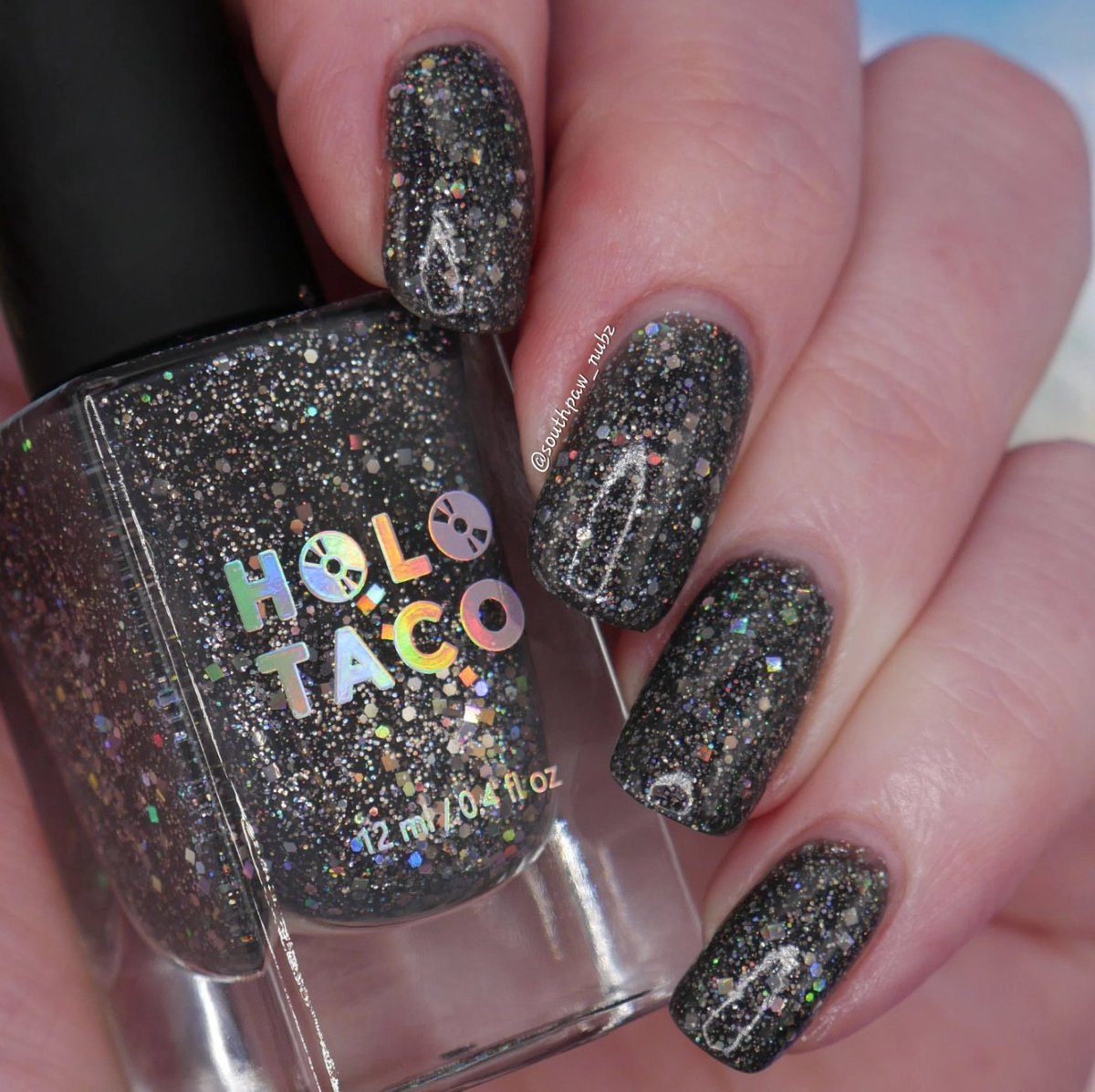 SouthPaw_Nubz's tweet photo. ⬇️ New Short Went Live!!⬇️
https://t.co/68L2qZsWtu
~~~~~
Smoke Show by @holotaco @nailogical for the 3rd Anniversay Gala Collection
Perfectly grey jelly with multiple holo glitters.
#holotaco #nailpolishcollection #nailpolishswatch #naturalnails #southpaw_nubz https://t.co/8CWSR4MT9E