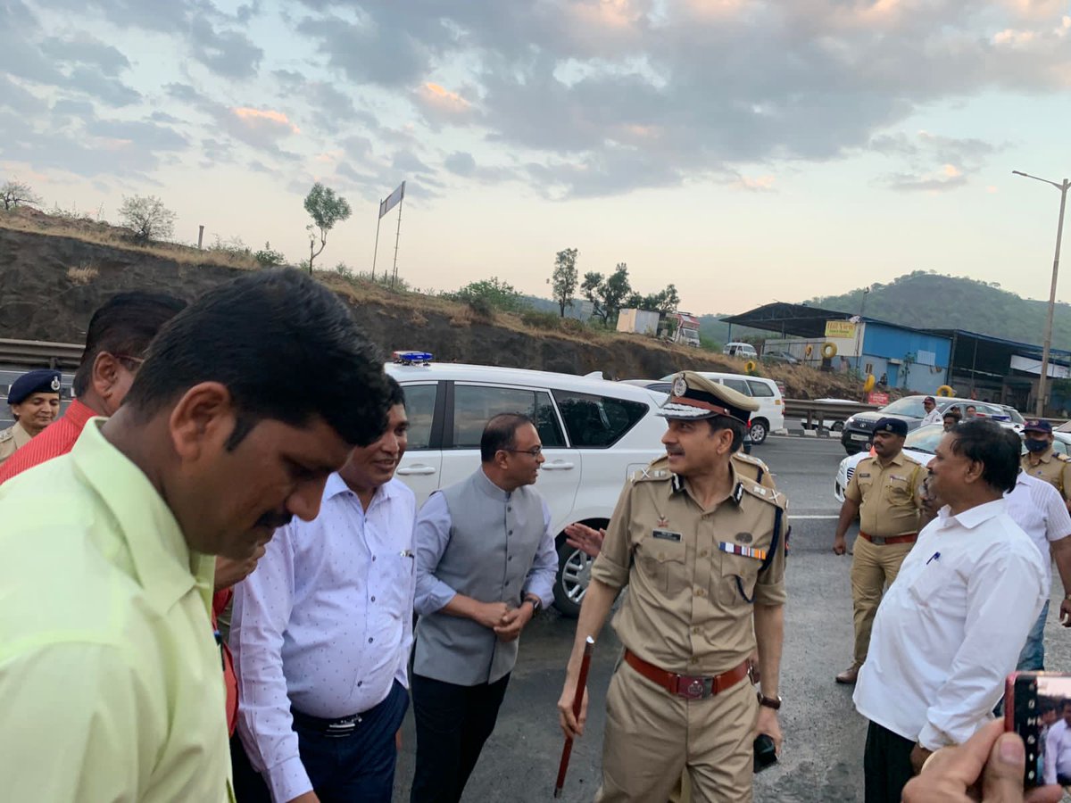 पुणे शहर वाहतूक पोलीस tweet media