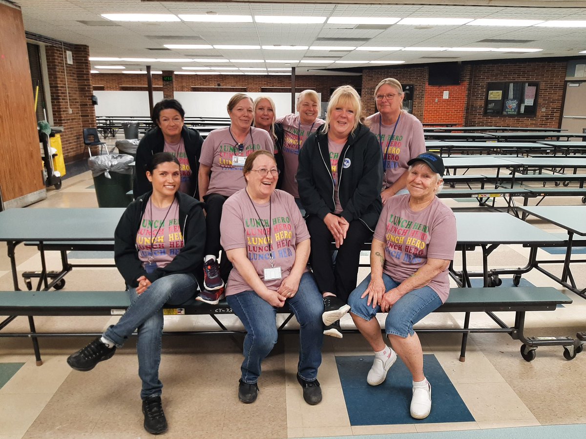 The Walled Lake Western and Production Kitchen Lunch Hero’s! @WLWWARRIORS @WalledLkSchools @DrBernia #everychildeveryday #schoolmealsrock