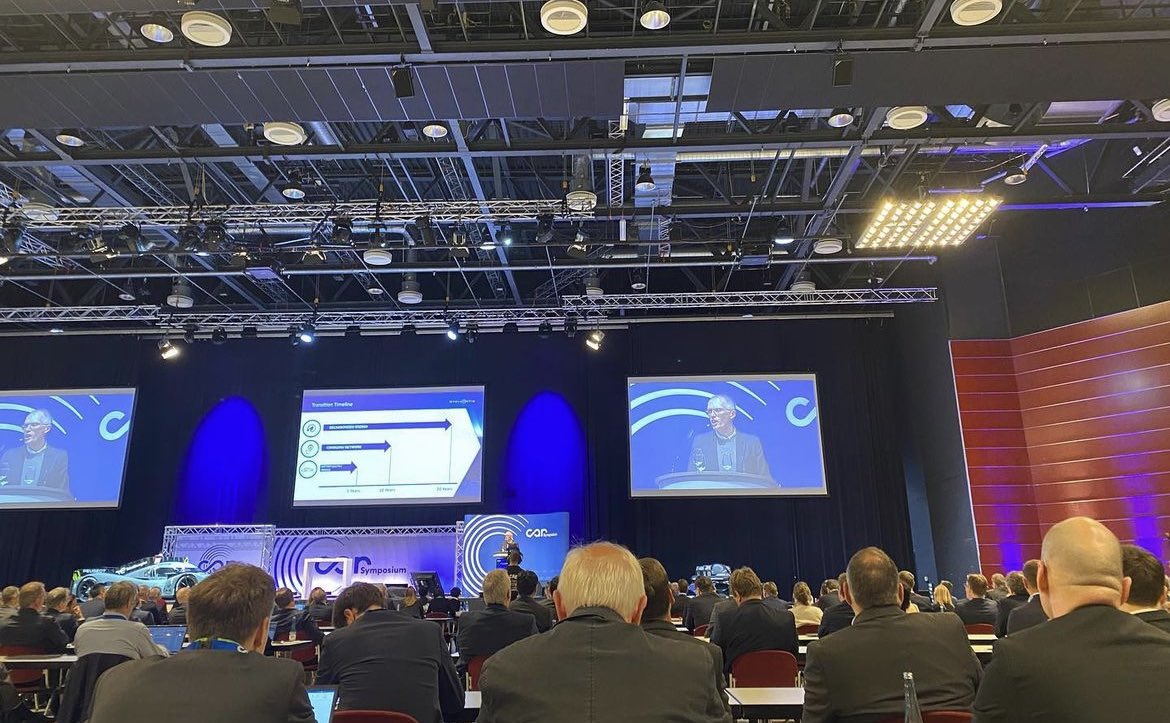 InfraDianba's tweet photo. Jeder hat das Recht auf individuelle #Mobilität!
Das @carsymposium hat eindeutig aufgezeigt, dass der Weg der #Elektromobilität sich in vielfältigen #Technologien wiederfindet. Eine schöne Bestätigung für unseren markenneutralen 90 Sekunden #Batteriewechsel! #TankstelleDerZukunft https://t.co/t3w5fU4R0b