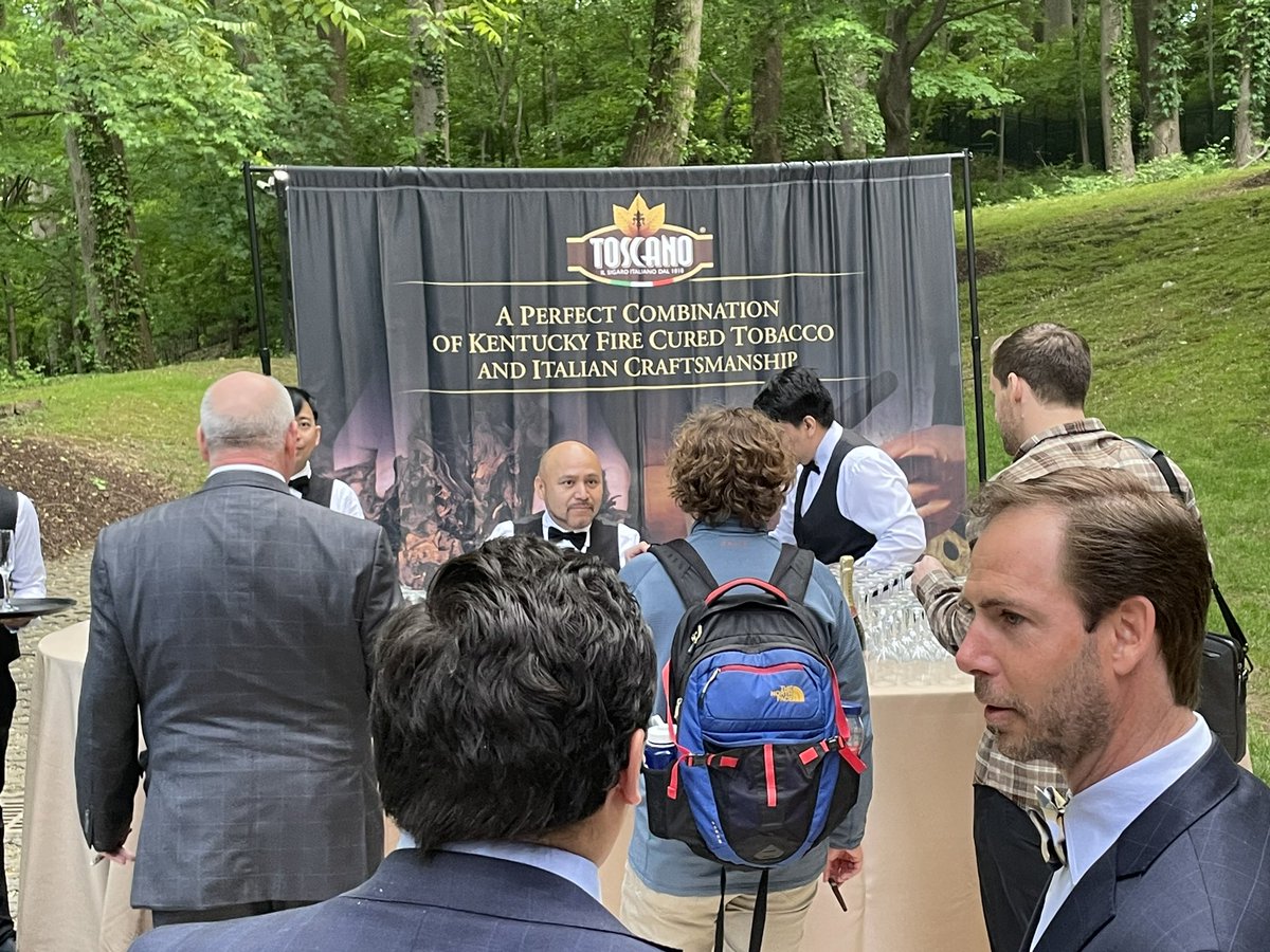 ItalyinUS's tweet photo. The ideal combination of 🇺🇸 Kentucky fire cured tobacco &amp; 🇮🇹 craftsmanship of Toscano cigars showcased at the #Italian Embassy, with @PCA1933, @Manifatture @mariotts1. #Italy is the 🔝European tobacco producer https://t.co/pYEp64LhrA