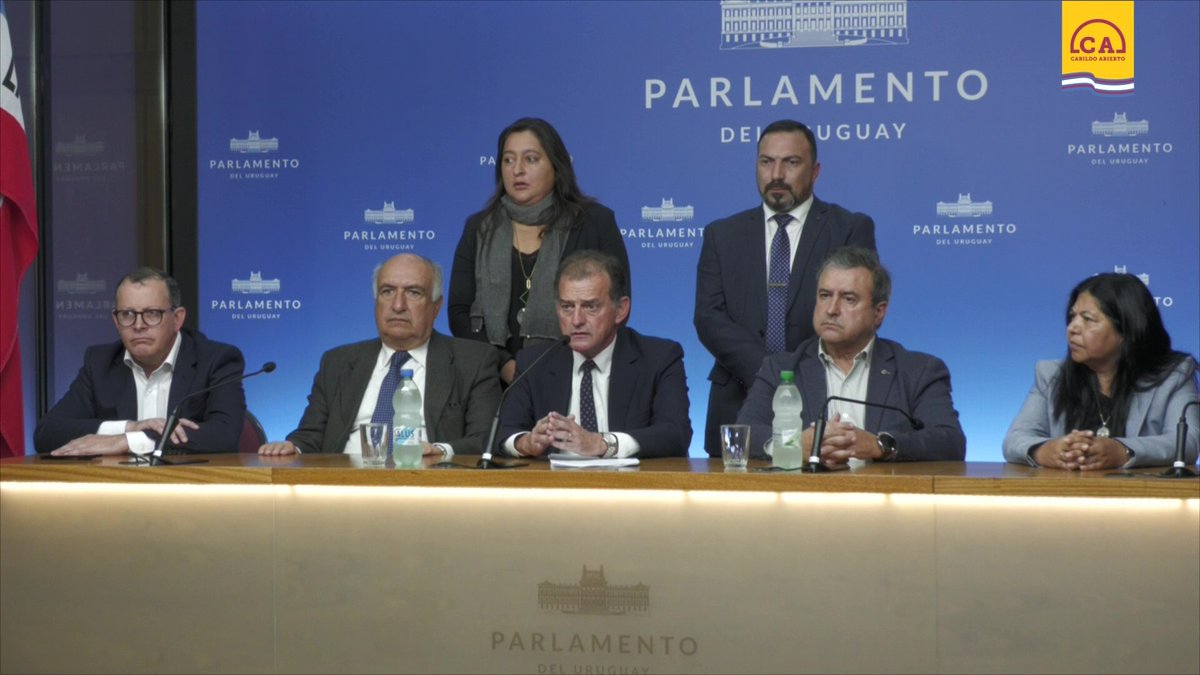 Cabildo_UY's tweet photo. Conferencia de prensa de la bancada de Cabildo Abierto del día de hoy.

Video 👇
https://t.co/RQoHrwuNIK

#CabildoAbierto https://t.co/YOGeSM5KZZ