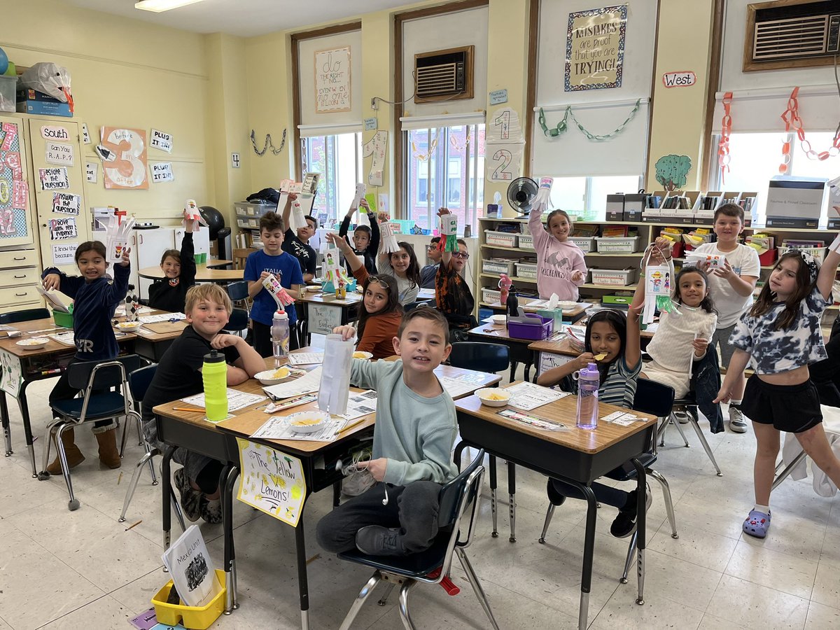 3MiuWSS's tweet photo. We had a fun-filled afternoon full of activities to celebrate Cinco de Mayo!!🇲🇽🌮😁@wsselementary https://t.co/yHIFB3SpK8