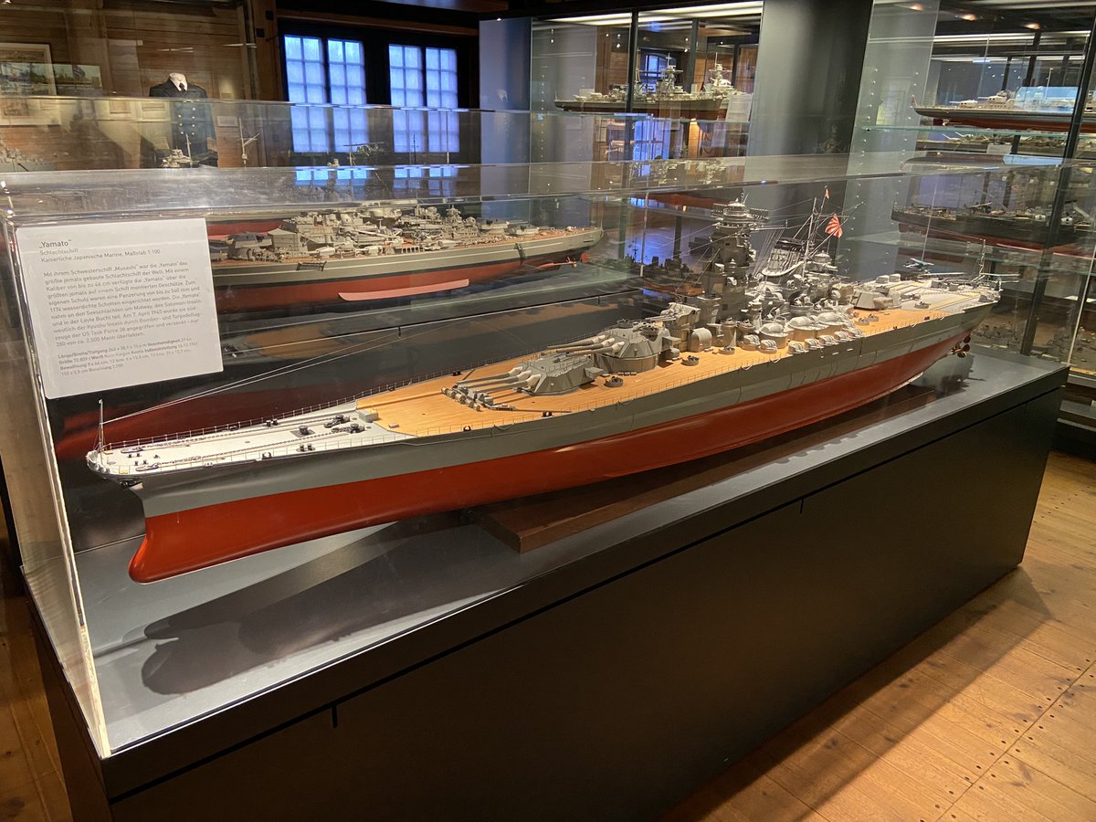 kkmmnnee's tweet photo. 本当に何も知らずにきたハンブルクで、大和や利根と言った日本軍艦のデッカい精巧な模型にであったり、たまたま重なったお祭りで現職ドイツ海軍艦の一般公開見れたり、4年前に今治で会ったコンテナ船に再開したり、ライブ感高いドイツ旅でした
明日で帰るのが惜しい…！
また来た…ます！
#GermanyWeek https://t.co/tEsxPM4bgd
