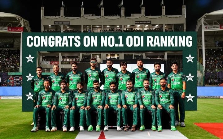 Erajj19's tweet photo. Proud moment for Pakistan. 🇵🇰
Presenting you world no.1 ODI team!! #BabarAzam𓃵 https://t.co/3AXZgIXvih