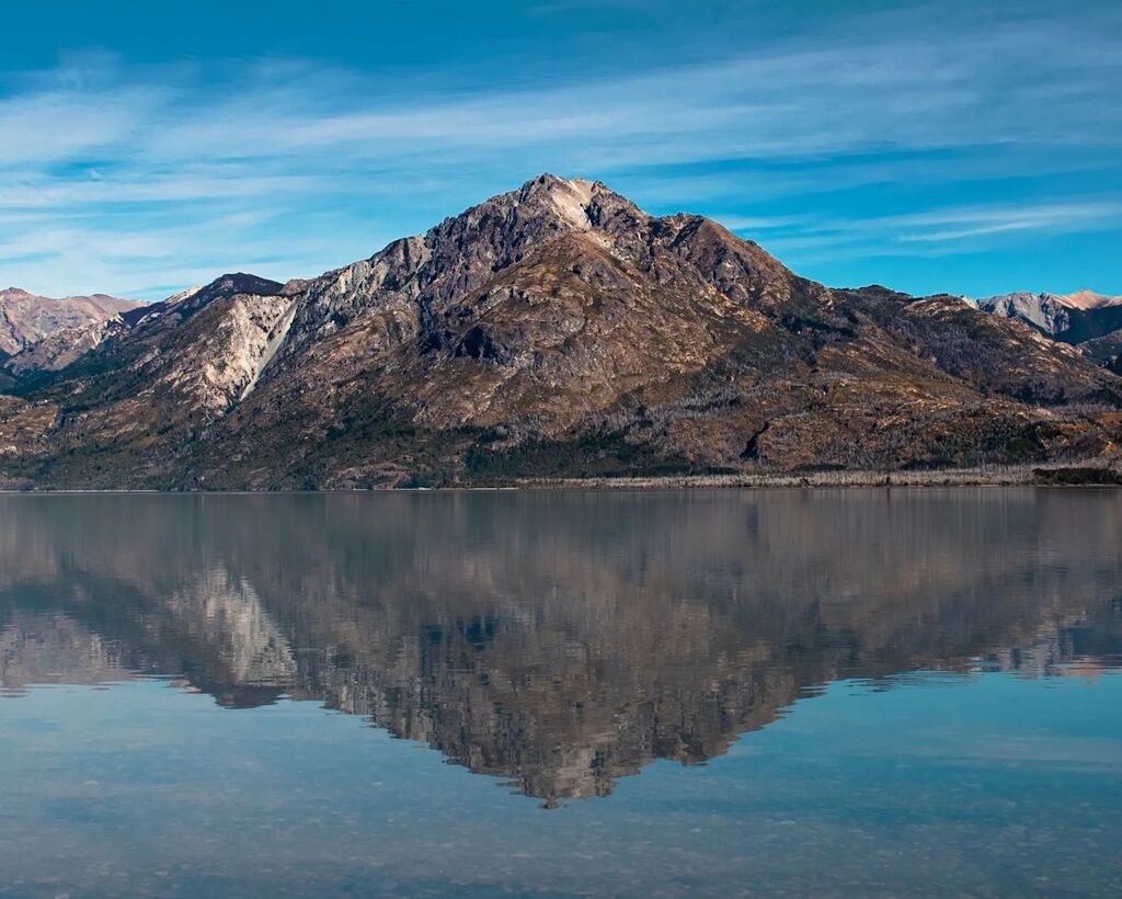 Esquel, Chubut, Argentina

#nikon #nikonphotography #nikontop #nikonphoto #nikon_photography_ #nikond5600 #d5600 #argentina #lake #mountain #reflection #patagonia #mountains #reflections #argentina🇦🇷 #mountainview #mountainlovers instagr.am/p/Cr38450vS8v/