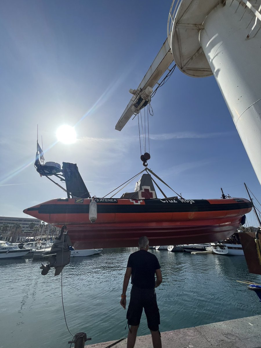 CruzRojaRMurcia's tweet photo. Nuestras unidades marítimas, también pasan por una puesta “a punto” para afrontar la temporada. Hoy, la #LSAtenea ubicada en #Cartagena ha cumplido un año más con su varada anual. Realizar un mantenimiento adecuado es vital para una navegación cómoda y segura! #riesgos0 https://t.co/90SIJJewVO