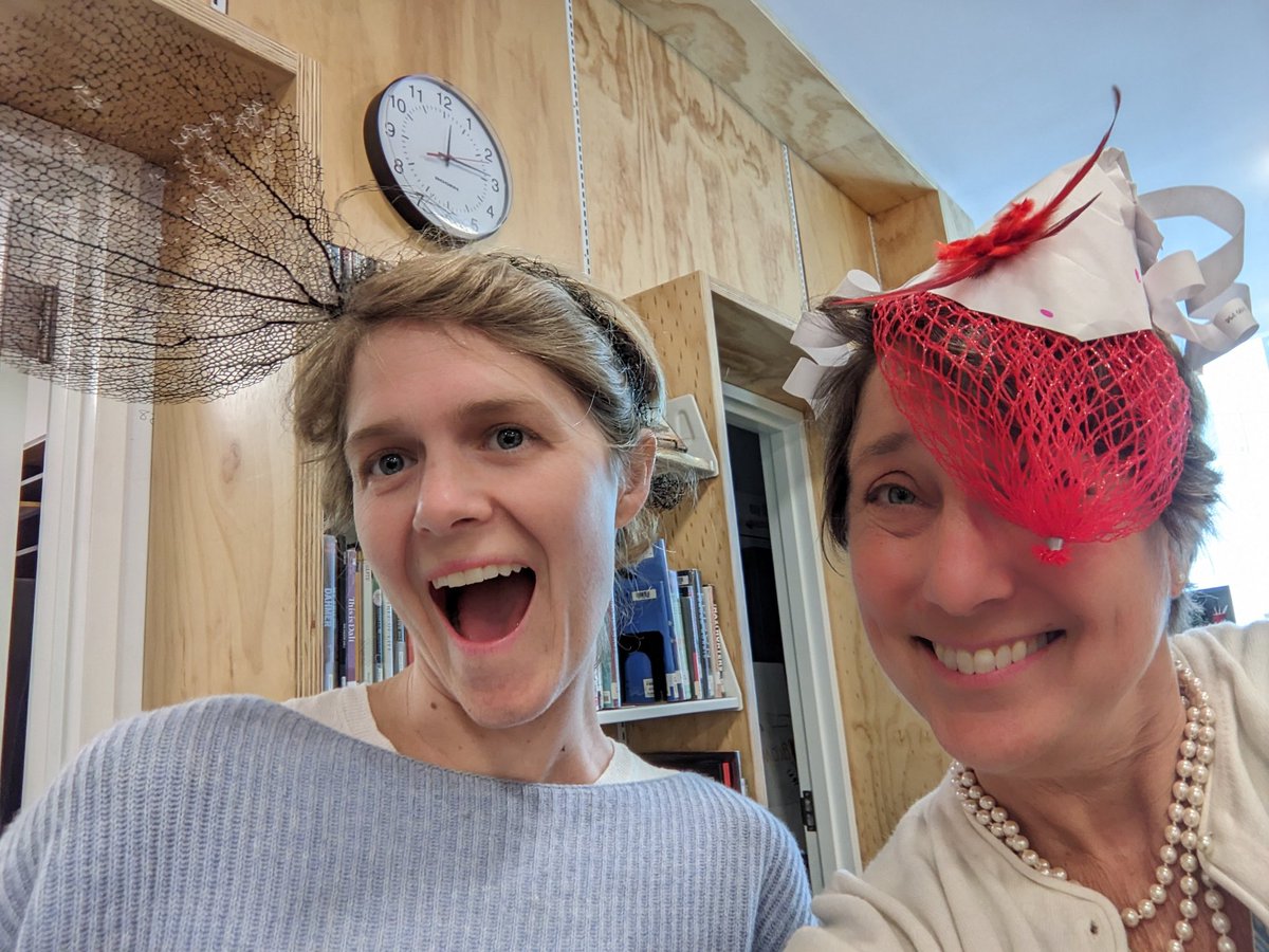 Hbwlibrary's tweet image. And NATURALLY Sam gave hers an authentic MARINE LIFE twist: ROYALLY CORRAL-Y!

@HBWProgram #loveHB