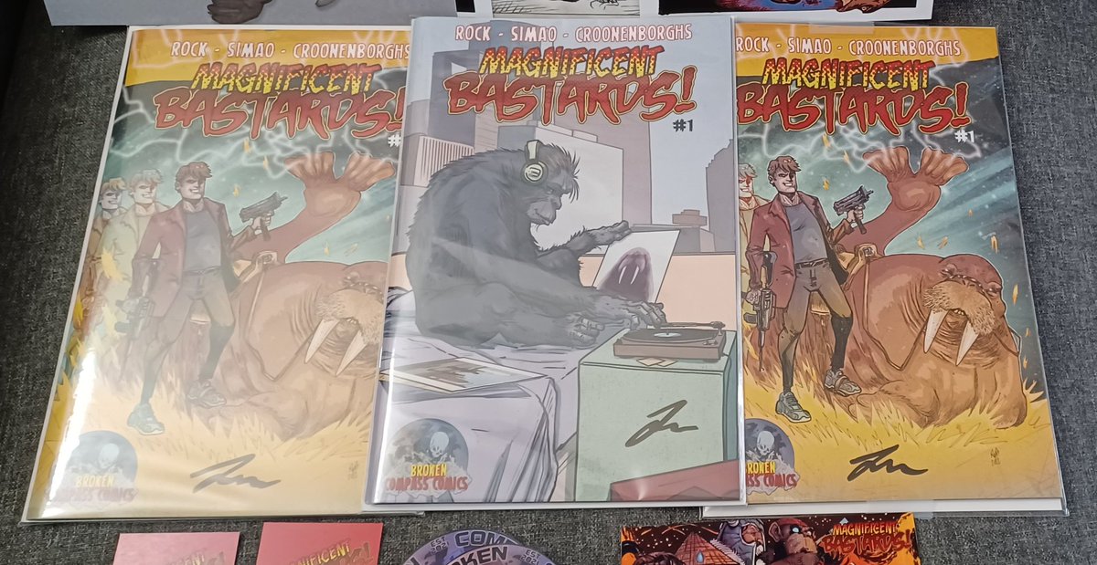 realtarx9's tweet image. #MAGNIFICENTBASTARDS  arrived yesterday by @BCompassComics #SamirSimao artist 😎
Backup artist @bigboyrobo 
@OdinDasko @jbot_art @JonMalin  @44numskull @aaronlopresti @EthanVanSciver 
#COMICSGATE fulfillment