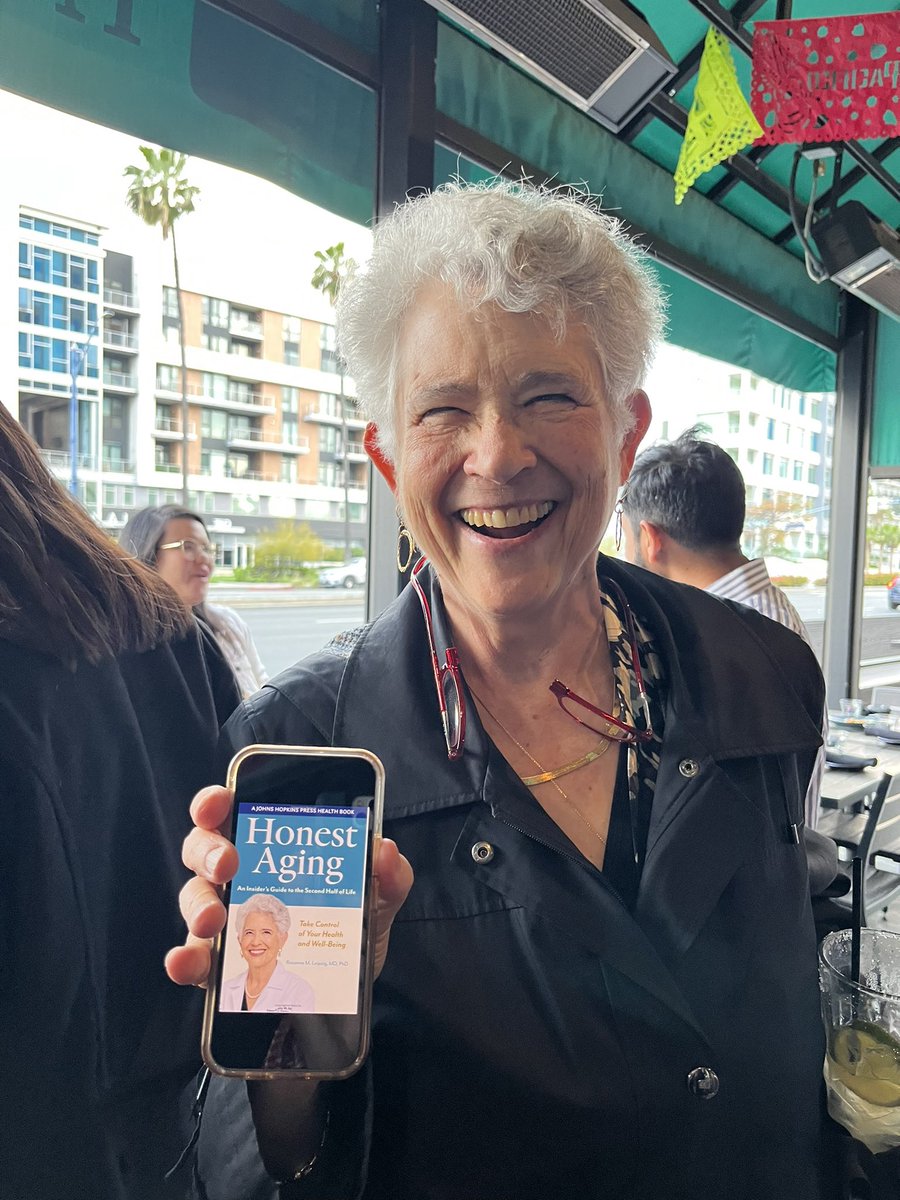 swchow's tweet image. Did you know we have an author friend in our midst? Check out @leipzig_rm’s new creation! My dad gives it 2 thumbs up and has answered so many questions he would have otherwise asked me 😆 #win #geriatrics #healthyaging #AGS23 @AmerGeriatrics @MSHSGeriPalCare @IcahnMountSinai