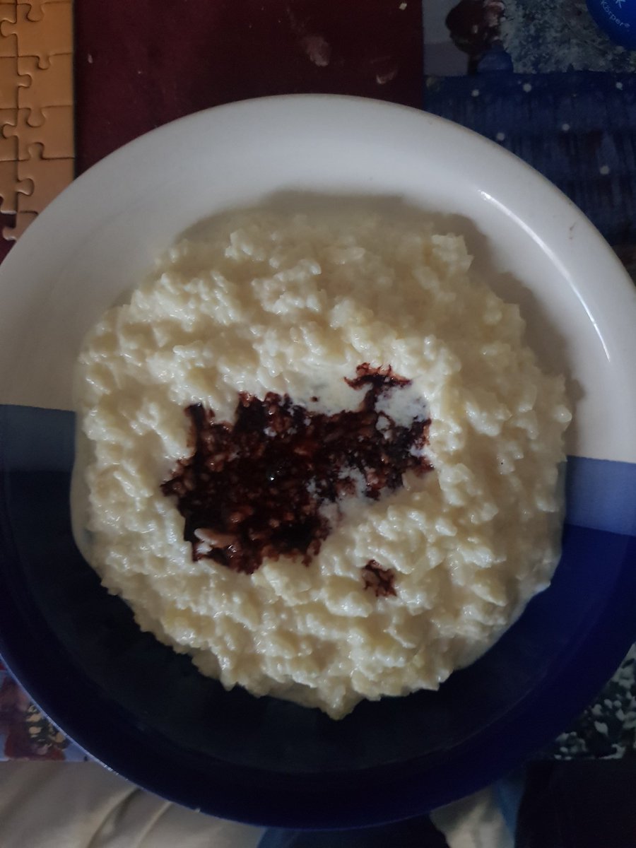 JanXion1's tweet photo. Guten Abend 
Euch allen noch ein ruhigen Abend 
#milchreis #holundersirup #ddrrezepte #ostküche #kindheitserinnerungen https://t.co/3PtX8zPAgh
