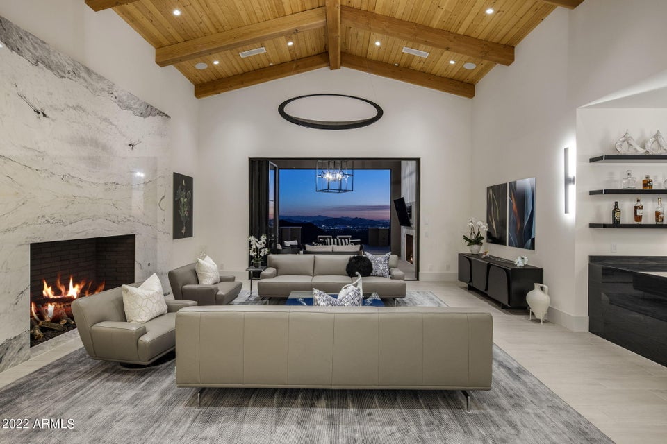 AZLuxPartners's tweet photo. Congratulations to our clients on the purchase of this stunning estate in The Summit at Silverleaf for $8,572,520.

Looking to buy, sell, or invest? Contact our team today: 480.766.1515 | info@azluxurypartners.com | https://t.co/qHJRiL4SF9. https://t.co/5kCMt6iGWd