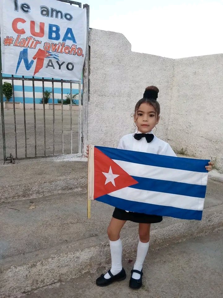 neisi_lopez's tweet photo. La pequeña de la foto es de la familia Pesquera. Se impone el amor por la pesca. Besos a Brenda. El relevo de EPIVILA está seguro. #LatirXUn26DeVictorias @AlexisBenavent @eldo_pardo @franco_feris @gonzalez_ivany https://t.co/ZouHGmn6Dt