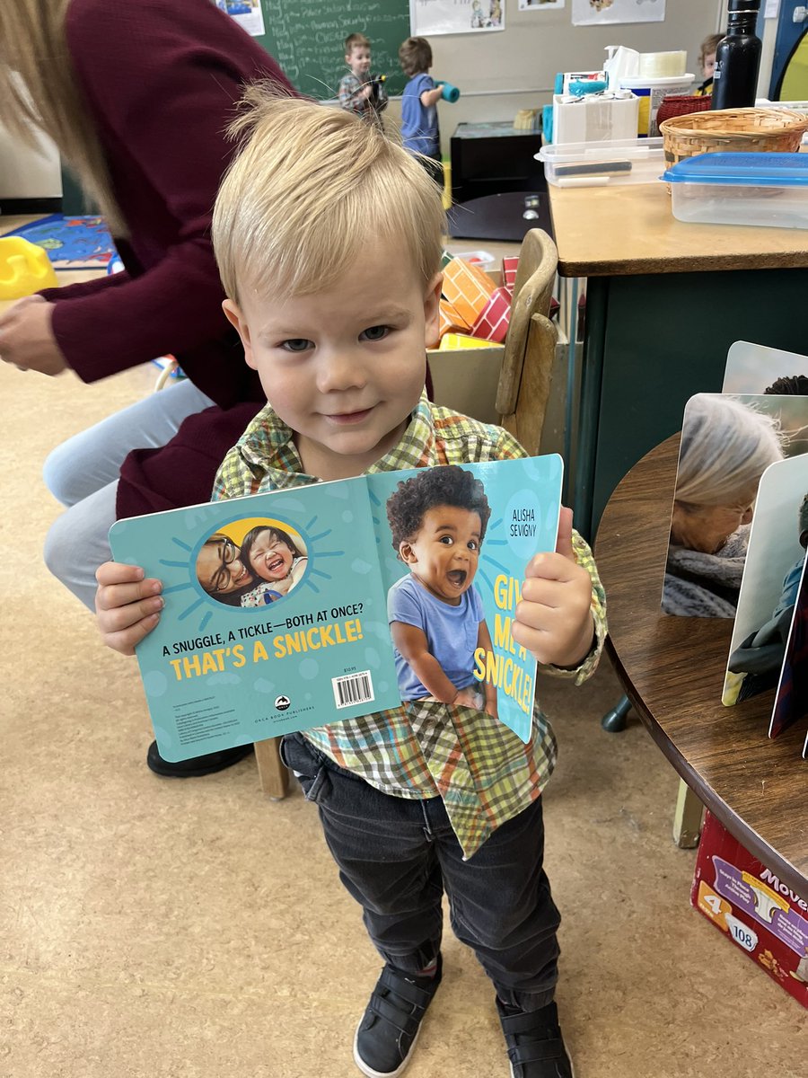 The babies have spoken! GIVE ME A SNICKLE! has been selected for inclusion in the Children's Book Committee of Bank Street College of Education's 2023 Best Children's Books of the Year! 🥰📚👶🏼 @orcabook #boardbook @kidsbookcentre