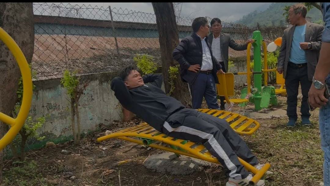 NMongku's tweet photo. Under the able leadership of @KirenRijiju 
 @PemaKhanduBJP @NatungMama,Director &amp; Secretary sports, Open Air Gym has been successfully installed at Hangpan Dada Park Khonsa. Highly thankful for their support. @anirudhssingh @SportsDept_GoA  @OfGoap https://t.co/rahfMMpPnv