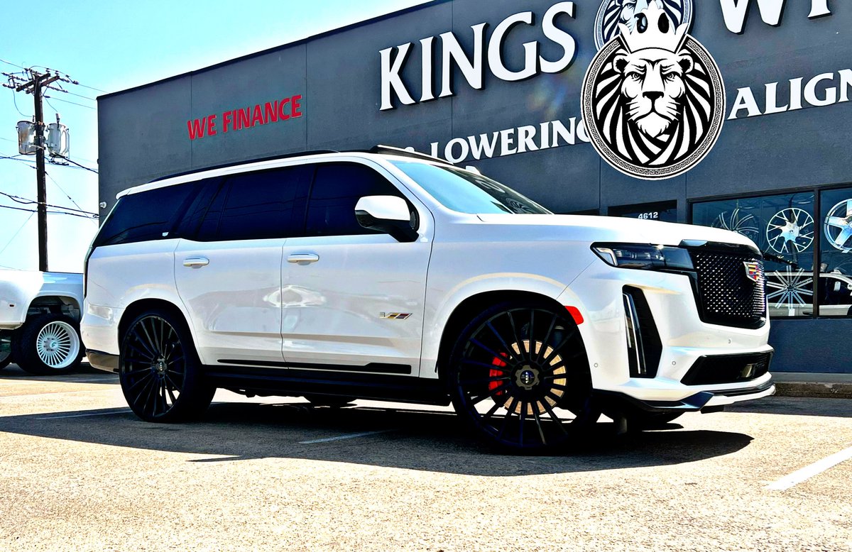 kingswheels2's tweet photo. 2022 Cadillac Escalade V on 28x10 Koko Kuture Urfa’s, and wrapped up in 295/25R28 Giovanna A/S tires!! #KingsWheels2 #SuspensionSpecialists #Cadillas #Escalade #V #KokoKuture #Urfa #GiovannaTires #Texas #Dallas #GreedyGrove #Buckner https://t.co/ayOm2a0OIp