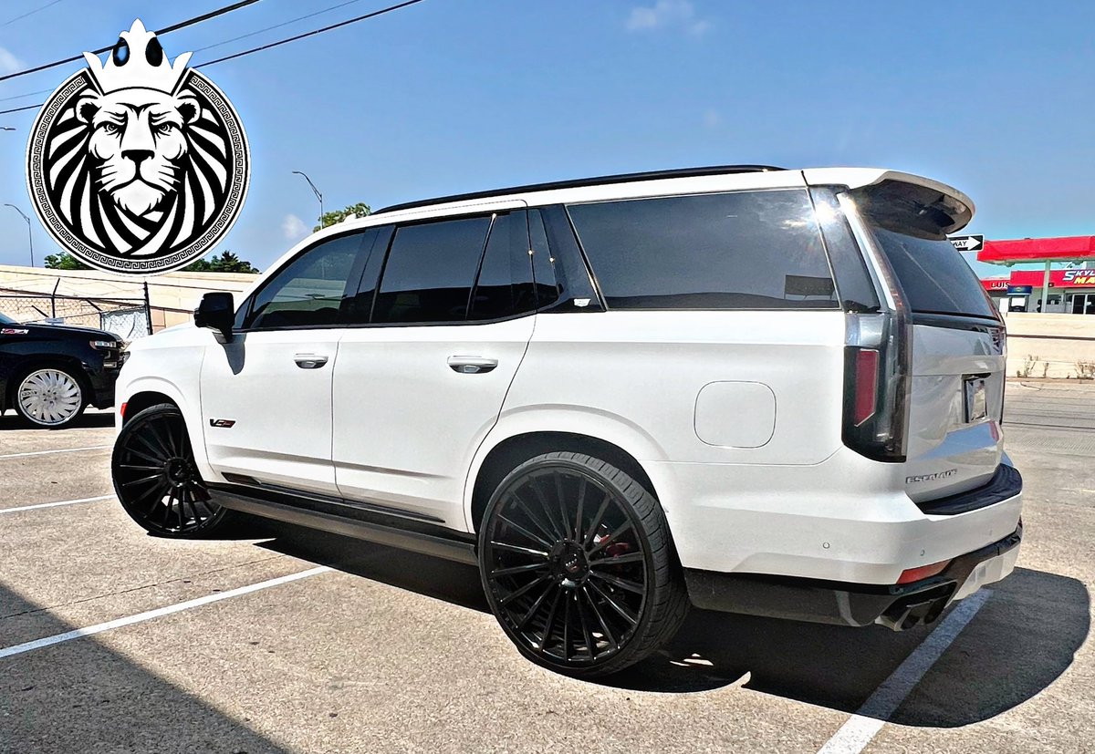 kingswheels2's tweet photo. 2022 Cadillac Escalade V on 28x10 Koko Kuture Urfa’s, and wrapped up in 295/25R28 Giovanna A/S tires!! #KingsWheels2 #SuspensionSpecialists #Cadillas #Escalade #V #KokoKuture #Urfa #GiovannaTires #Texas #Dallas #GreedyGrove #Buckner https://t.co/ayOm2a0OIp