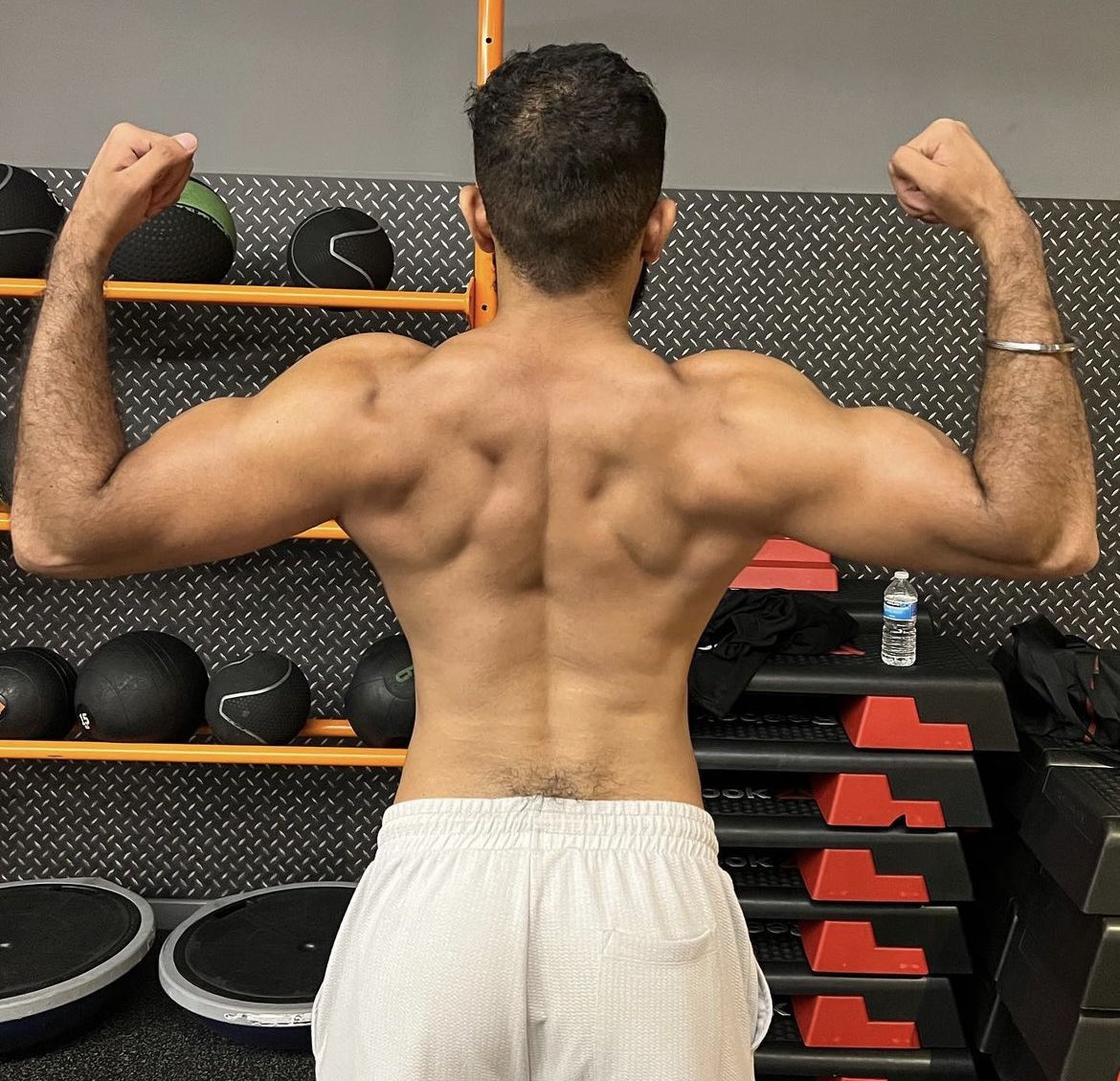 CashMasterPav's tweet photo. Who’s stepping up to support with a gym membership and some supplements. Time to get ripped like a god 💪🏽 I bet you weak beta boys go weak at the knees at the thought of sniffing my sweaty gym gear 🐽😈

https://t.co/IiOcaQIPEb https://t.co/6VsqIFKkCz