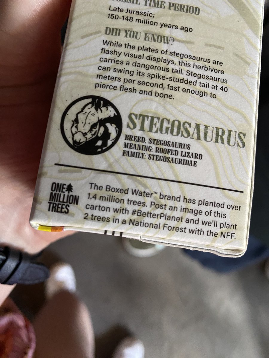 Cantante13_'s tweet photo. Who knew drinking out of a box can plant 2 trees…I hope they actually plant them and not use this as a marketing tactic 😐 #betterplanet #boxedwaterisbetter https://t.co/sjxW9UUW82
