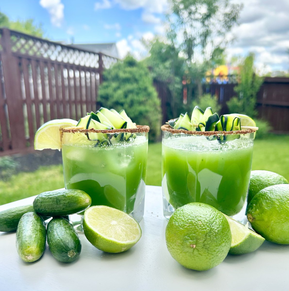 ¡Feliz Cinco de Mayo! While margaritas are a classic, we're switching it up with an Agua De Pepino (Cucumber Agua Fresca). 

Make it a cocktail by adding a splash of tequila, vodka, or gin! Head to bit.ly/3LGmZwSfor for a recipe by Ana Frias of Muy Delish! Salud! 🇲🇽🥒🍹