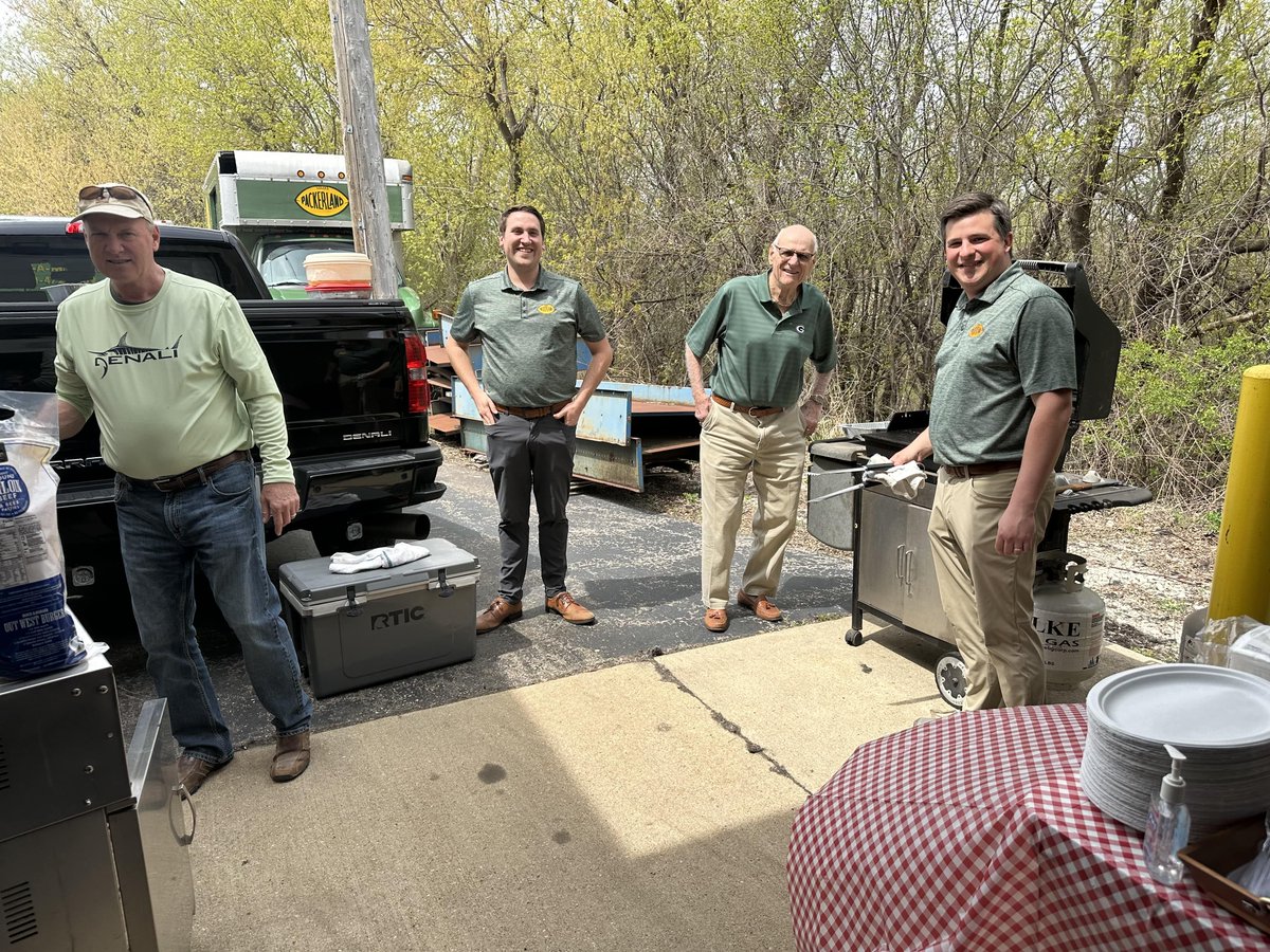 To celebrate the start of our summer season, we shared lots of laughs and delicious food at our company cookout! 🍔🌭