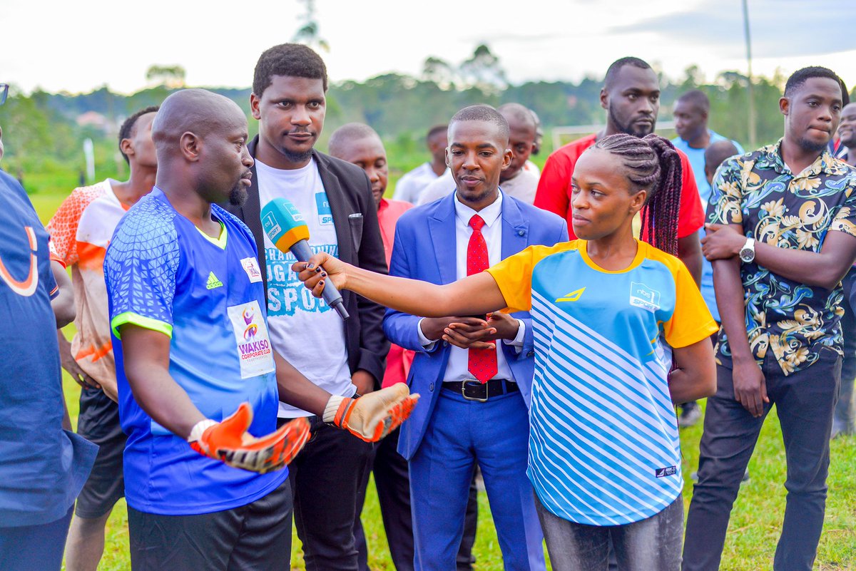 JamPartyUg's tweet photo. Me explaining that the Second Outing of the Wakiso Corporate Club League π₯ is happening this Sunday at St John's Wakiso SS STADIUM exactly 8am
#7thMaySecondOuting
#WakisoCorpLeague https://t.co/R2titz29md