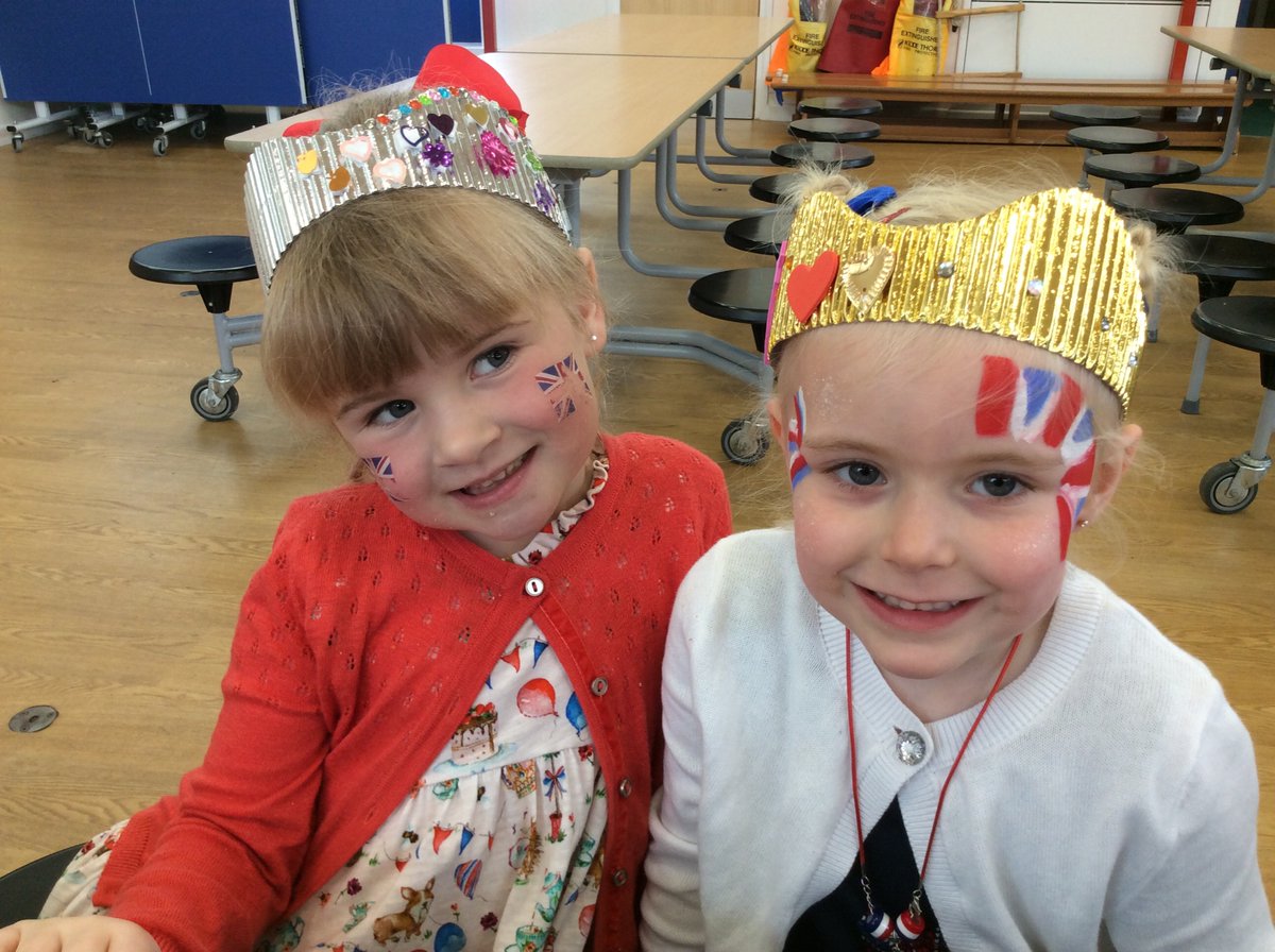 PennowethS's tweet photo. Wow! Amazing effort for our #coronation celebrations today #red #blue #white #wefeelloved #teampennoweth https://t.co/J4D4xWshBC