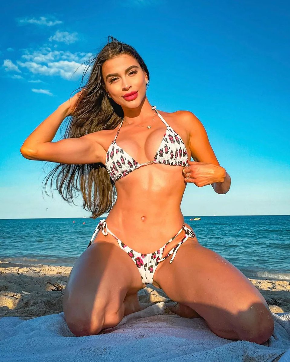 Claudifelicia's tweet photo. .
.
.
.
.
#venezolanas #colombianas #blasileñas #mexicanas #puertorriqueña #puertorriqueñas #solteras #instagood #usagirls #mexico #lindas #viral #latingirls #latinas #solteras #colombia #usa #citas #chicaslatinas #hothot #latingirls #single #fittnes #fitgirl #feetfetishgang https://t.co/sXO0Hzurll