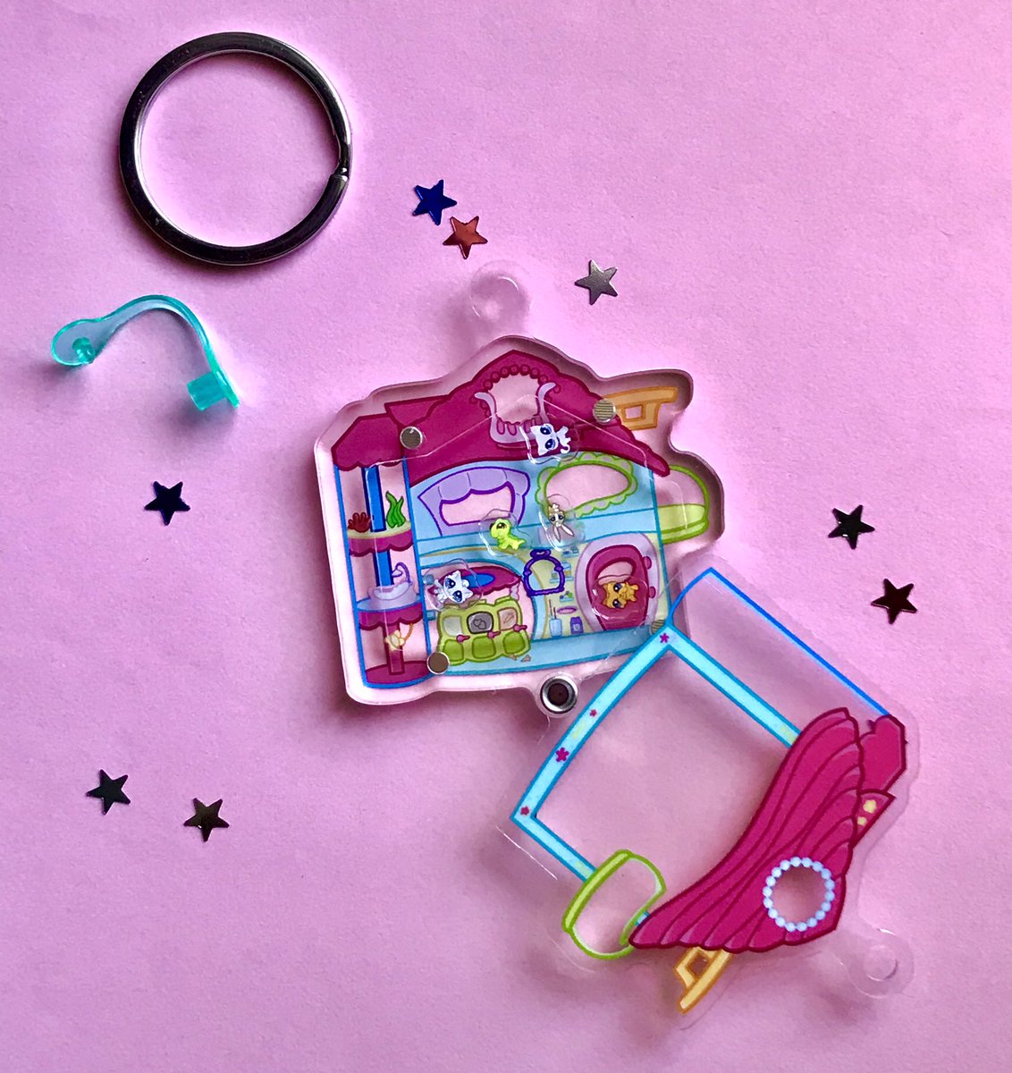 nortons_love's tweet photo. A closer look at the new Shaker Charms! #lps #littlestpetshop #fanart #etsy #etsyshop #fanmade #lpscat #lpsdog https://t.co/RcoHJsikaQ