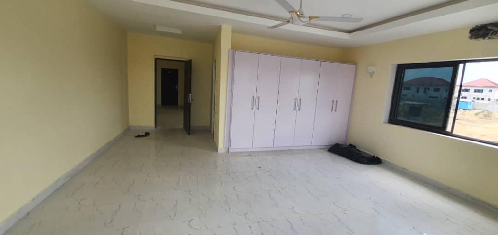 detellebrokers's tweet photo. Fast developing Exclusive 6 unit #4bedrooms with a 1 bedroom staff #quaters #house for #sale

Features :

🏚 4 bedroom all ensuite

🏚5 modern washrooms
 
🏚fitted kitchen cabinets

🏚fixed Acs connection in all rooms

🏚wardrobes in all rooms

🏚tiled floors
#realeastate #viral https://t.co/y5B34HsfY0