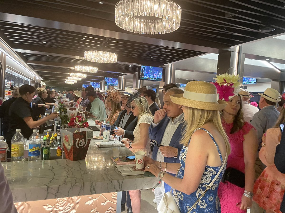 TripNerd's tweet photo. Oaks day 🐎 #tripnerdparty https://t.co/5SGc9ZMQ64