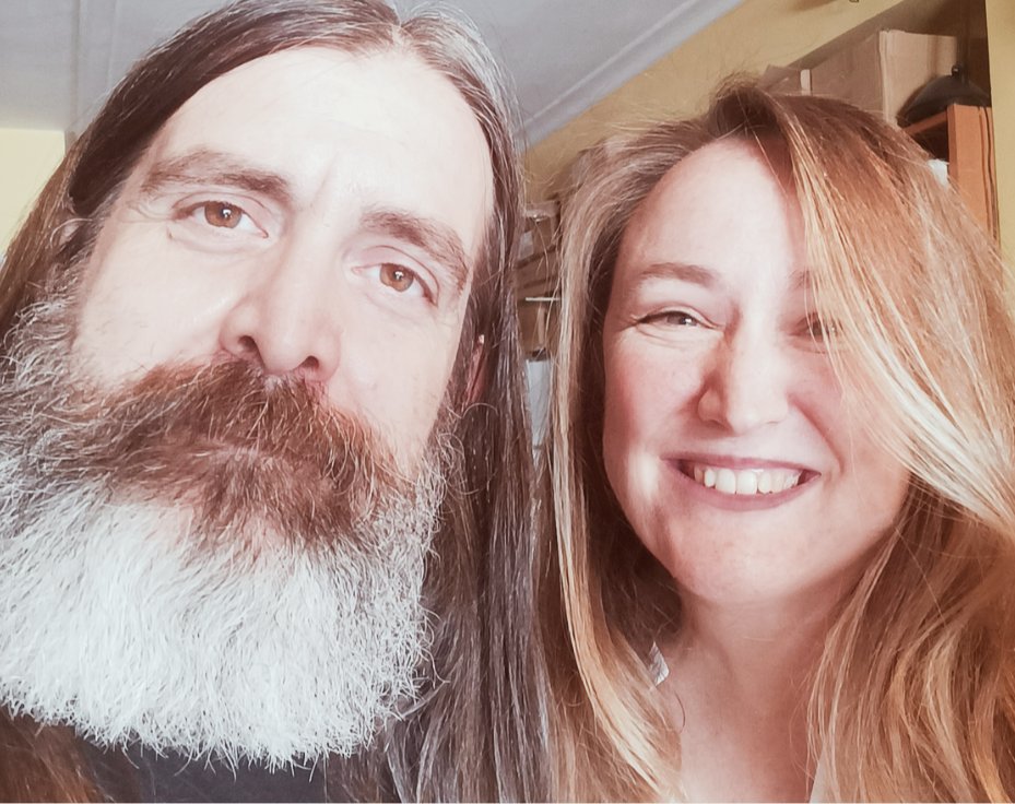 as_loren's tweet image. Visitando la guardia de  @cyberdark en la mejor compañía...
¡Lista la remesa de firmas del #diadellibro2023 !
☺️📖✒️