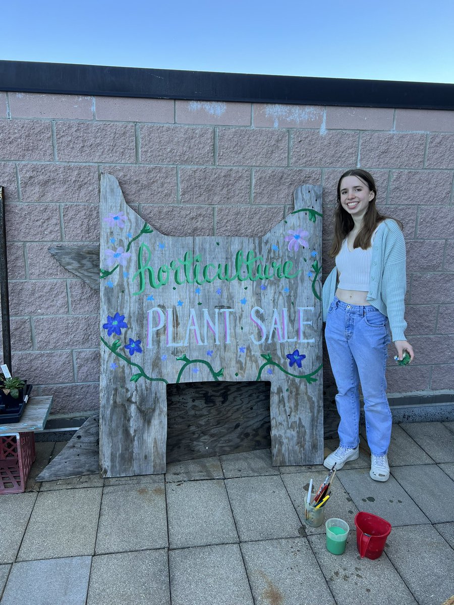 _Ms_Mason's tweet photo. Last chance for the plant sale today right after school at the greenhouse patio! Tomatoes, peas, beans, nasturtiums, zinnia, marigolds and lots of native plants. See list here: https://t.co/oixgUFRybc https://t.co/vObIBfKLxA