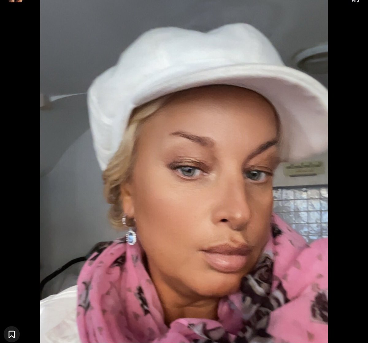 RuthKensit's tweet photo. I do ‘love’ my Brando cap! The faces I pull when people get hard work confused with luck! 🤌🤘💪 #workhardplay0 https://t.co/5tvSZKrmbt