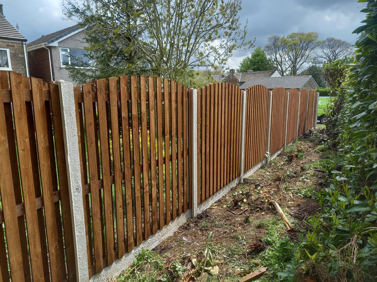 gardener_nick's tweet photo. 9 section fence replacement today for @GroundControlGC all materials supplied by @HCFencing. Happy client and happy team. https://t.co/gAqcYib6uH