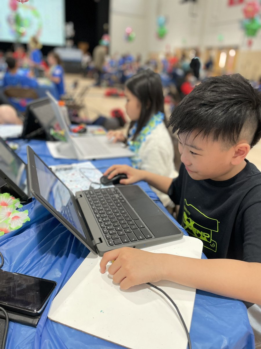 MineolaMS's tweet image. Fueled (by candy 🍬) & focused in the final minutes of the @kid_OYO #CodeConquest2023 #MineolaProud of our 5th grade team!! Currently tied for 1st! 🥇