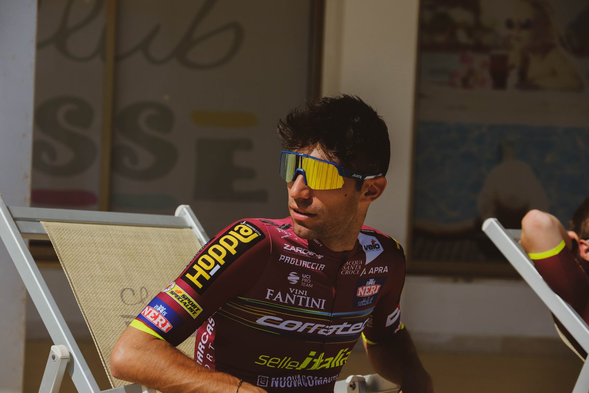 SolutionTechNR's tweet photo. ➖1⃣
Ultime ore di quiete prima del #GrandeCasino del @giroditalia 
Last hours before the #Giro's Grande Casino 

#NeverGiveUp #Teamcorratec 

📸 Paletti https://t.co/pISHj26230