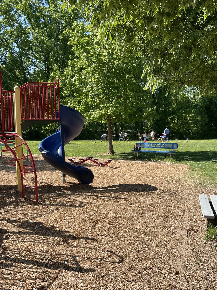 DrewESAP's tweet photo. What a beautiful day for Field Day. Thank you Mr. Neely for all your preparation. https://t.co/OI84Xzpy42