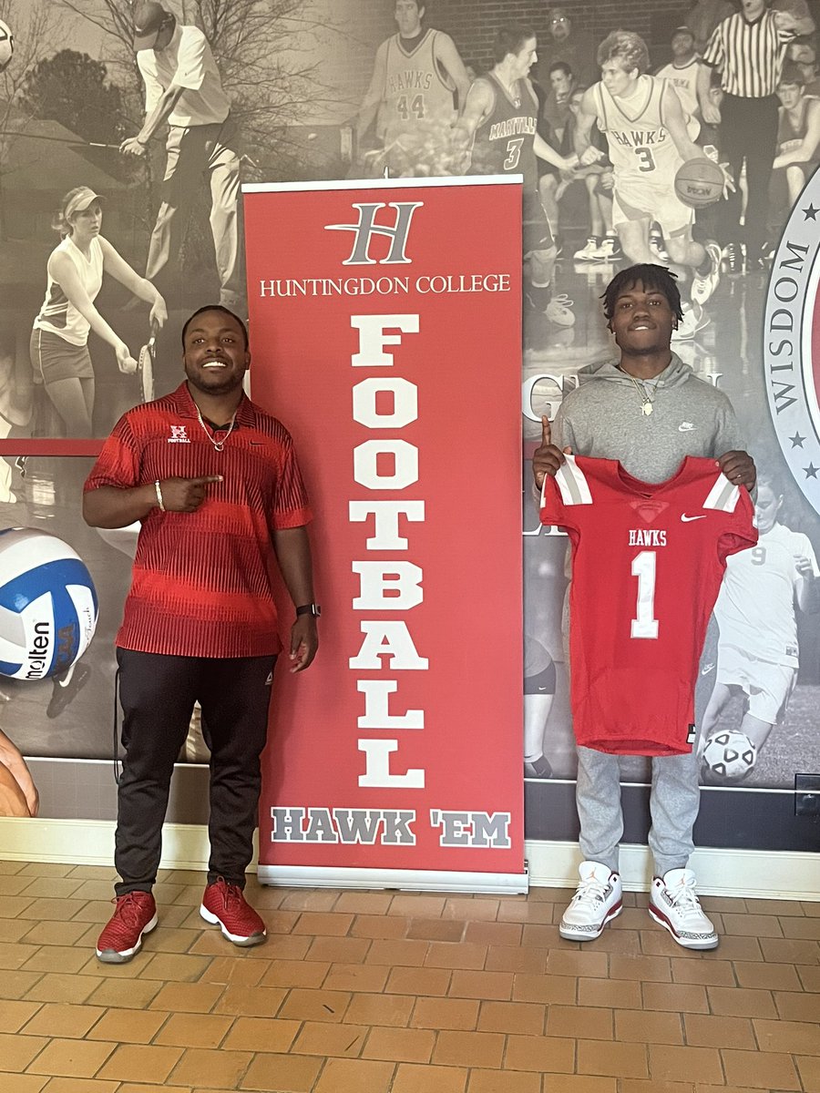 EricJosey3's tweet photo. After a great visit i am blessed to receive a(n) offer from Huntingdon College ! @1CoachWhite2 https://t.co/Yv95a7z0Je