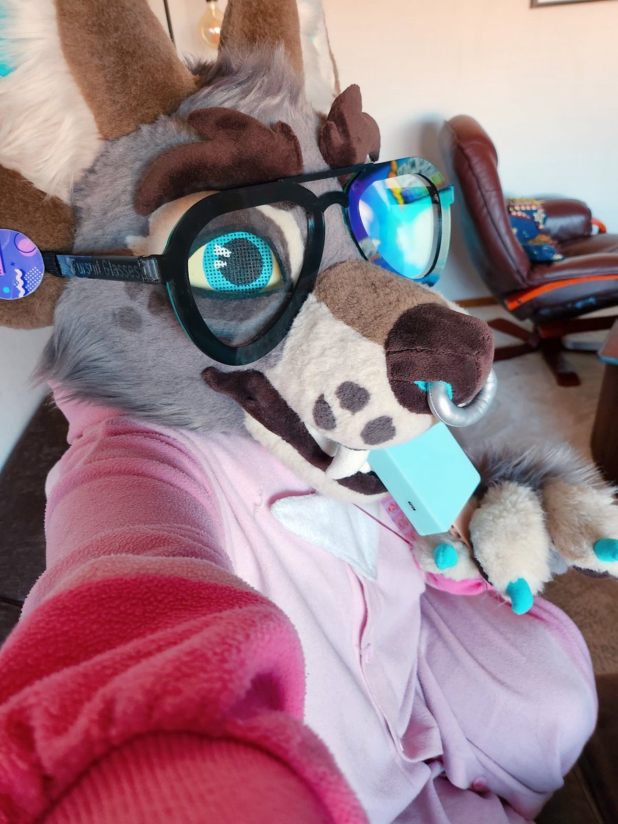 PastelDawg's tweet photo. My new ice-cream fursuit fan from @TechFurYou ✨️

My review: 
I honestly love it, it looks so adorable in use and works great!

I was in my suit and kigu for 1h having the fan, and it kept me cool and nice the entire time :3 

Cont. ⬇️
#FursuitFriday https://t.co/LuskJIeL6L