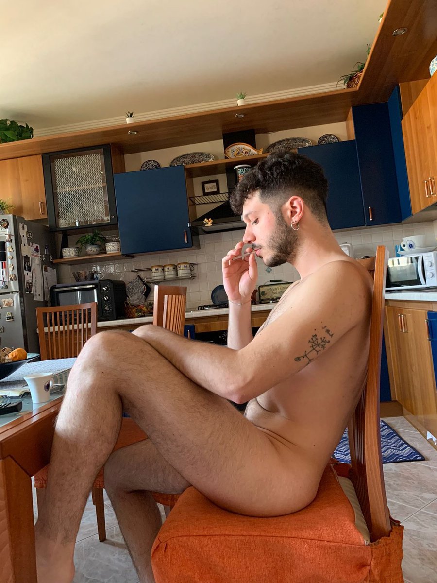 No hay nada más cómodo que poder disfrutar de un día completo sin ninguna prenda 🩳

Una vez que lo experimentas, lo primero que harás al llegar a casa es desnudarte ☀️

#NudismoAgs #Nudista #NakedFriends #Nudismoencasa #nakedathome #ags