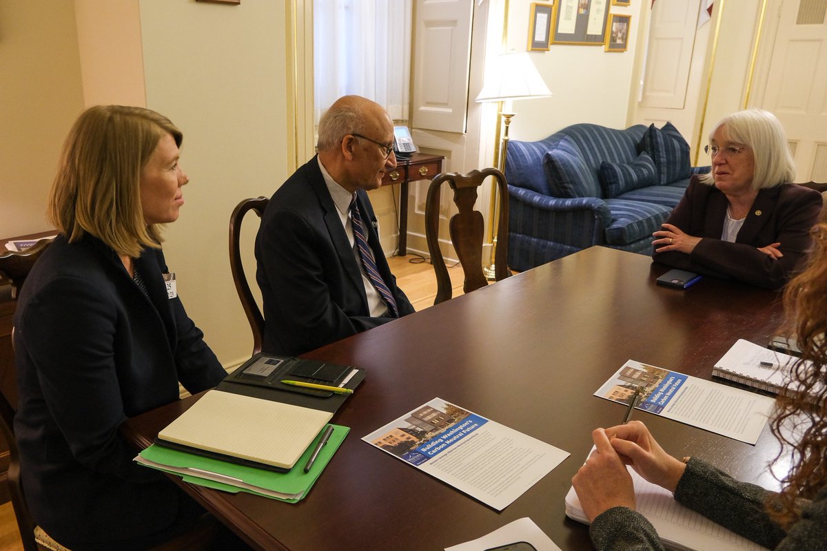 PattyMurray's tweet photo. Always great to catch up with @WWUPresRandhawa and his team! @WWU provides a phenomenal education for more than 15,000 students in Western WA—I'll keep doing everything I can to support them here in the other Washington. https://t.co/ypHxMC26eh